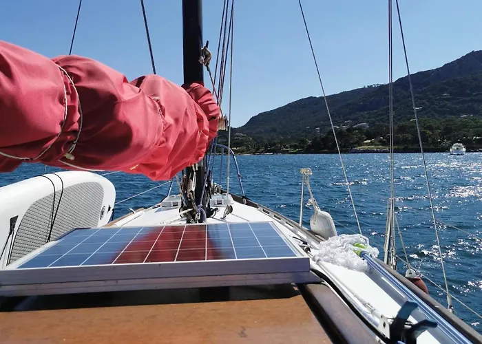 Stlocavoile 2, Seuls A Bord D Un Voilier
