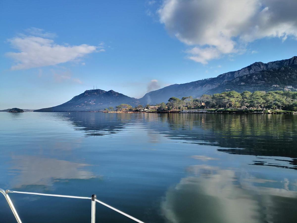 Botel Stlocavoile 2, Seuls A Bord D Un Voilier