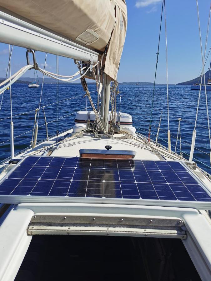 Stlocavoile 2, Seuls A Bord D Un Voilier Botel