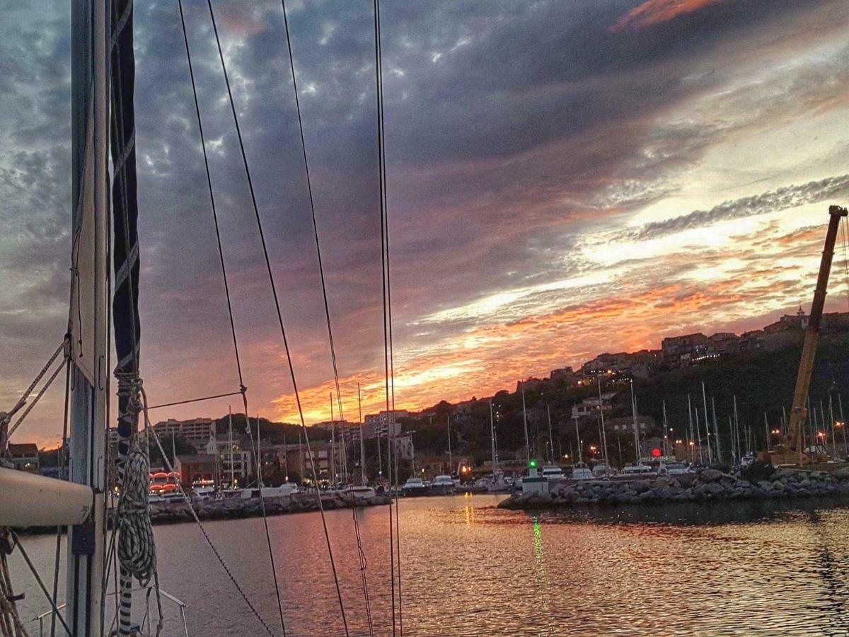 Botel Stlocavoile 2, Seuls A Bord D Un Voilier Porto-Vecchio (Corsica)